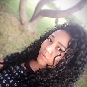 Meet your Posher, Edilza